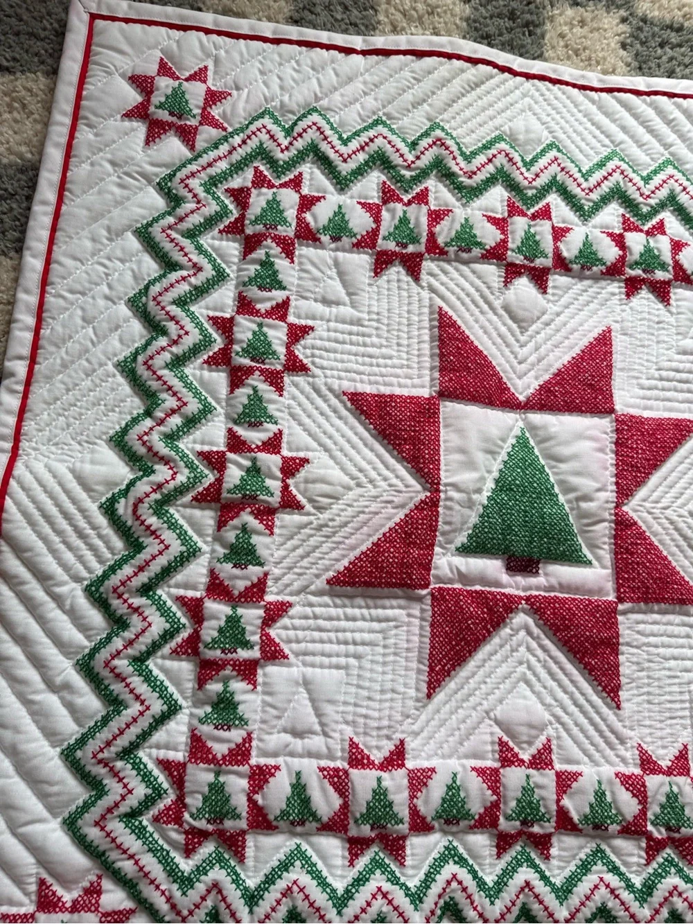 VTG Christmas Tree Star Quilt Holiday Hanging Quilt Mini White Red Green
